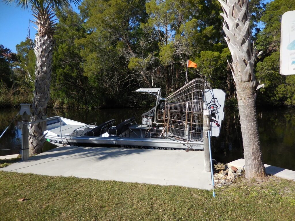 airboat op het water