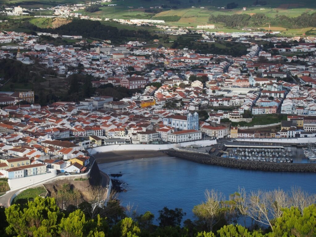 uitzicht op angra do herismo