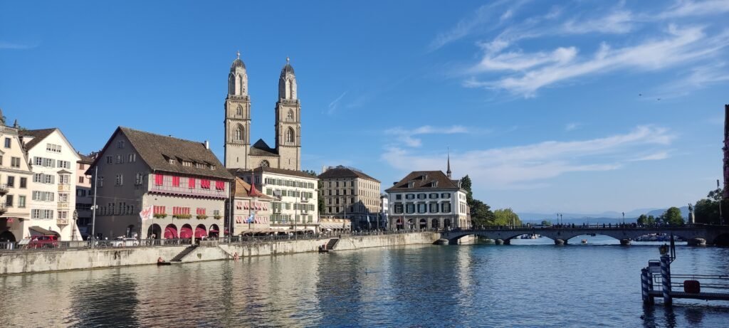 uitzicht over de oude stad in zurich