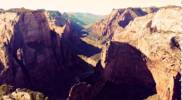 Uitzicht op Angels landing vanaf Observation point