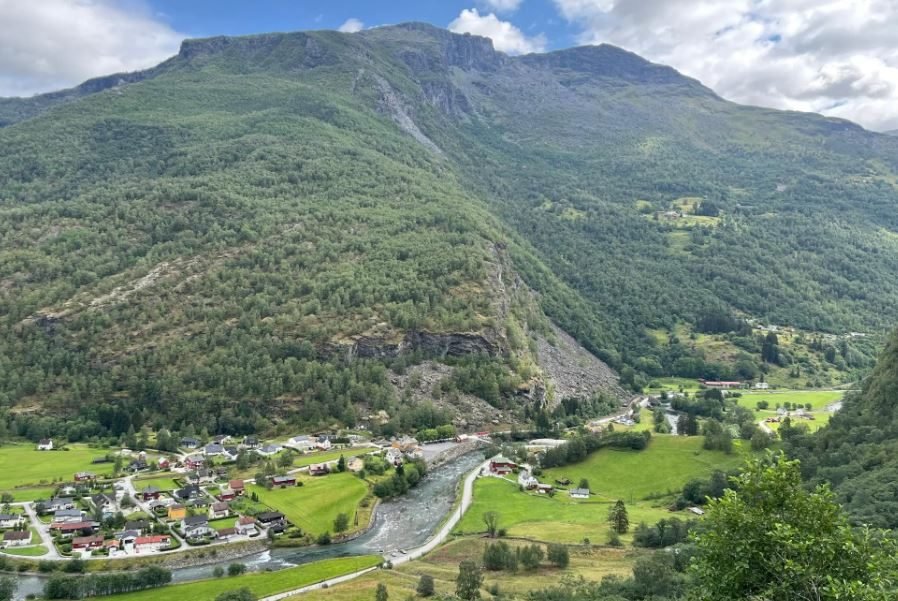 uitzicht over flam dorp in Noorwegen