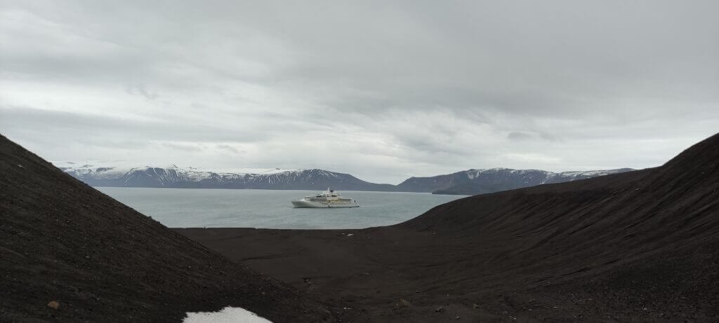 uitzicht over Deception island Antarctica